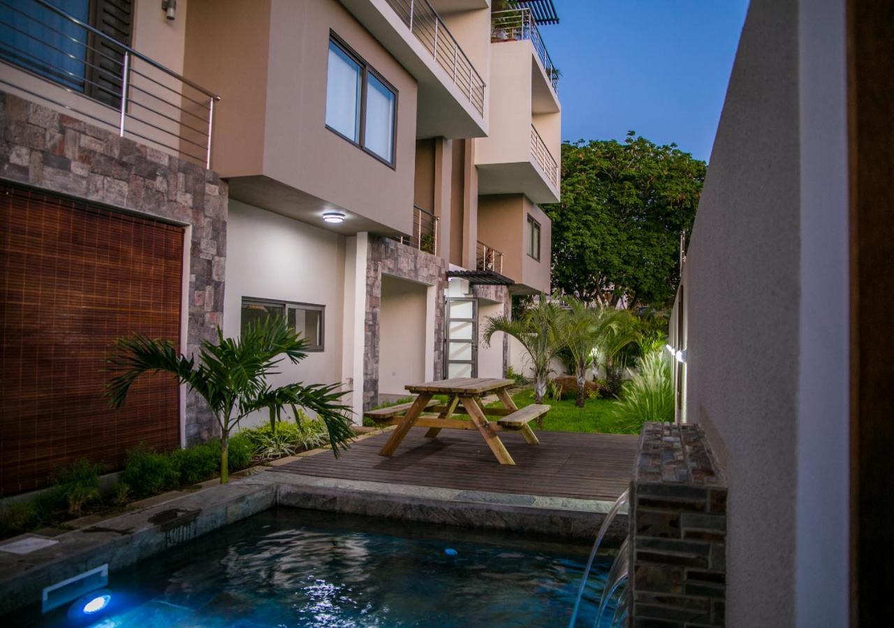 Luxury 2 Bedroom Apartment With Pool - Close To Flic-En-Flac Beach Exterior photo