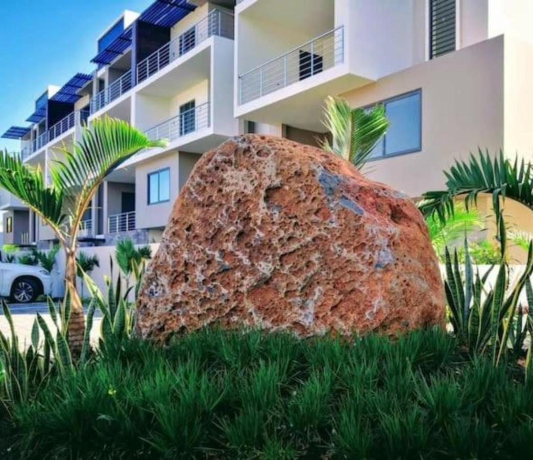 Luxury 2 Bedroom Apartment With Pool - Close To Flic-En-Flac Beach Exterior photo